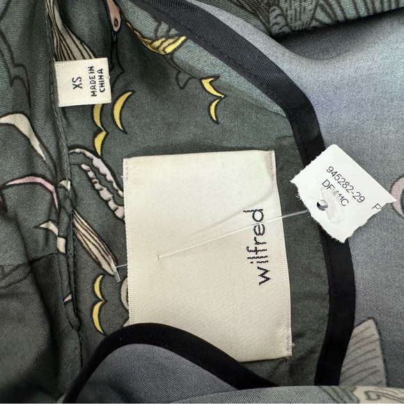 Aritzia pilier jacket fish 🐠 Japan Asia style koi fish shiny satiny silky feel - Picture 13 of 16